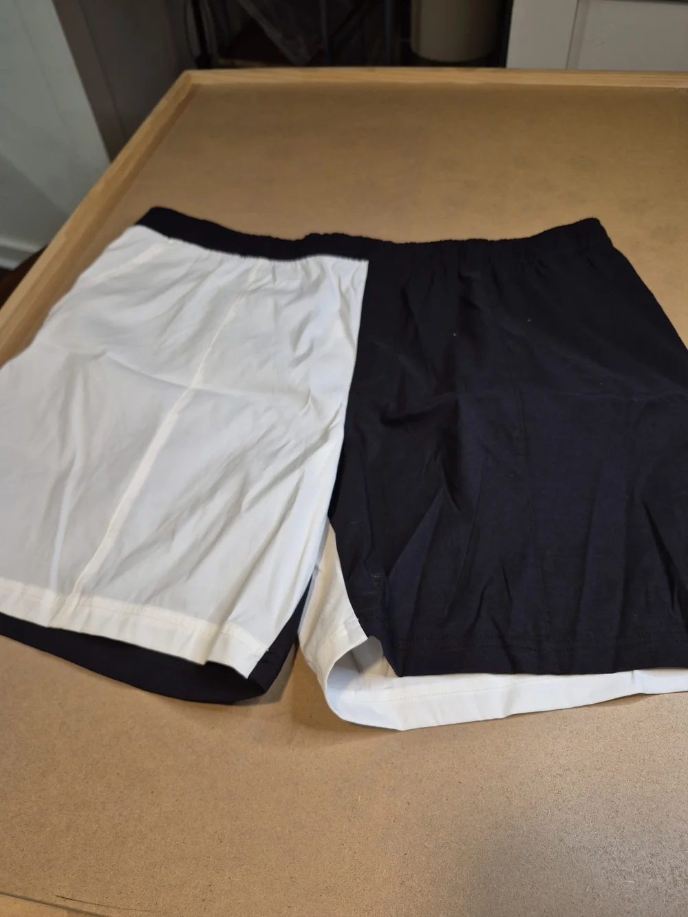 The North Face Men's Black and White Athletic Shorts 4574/7